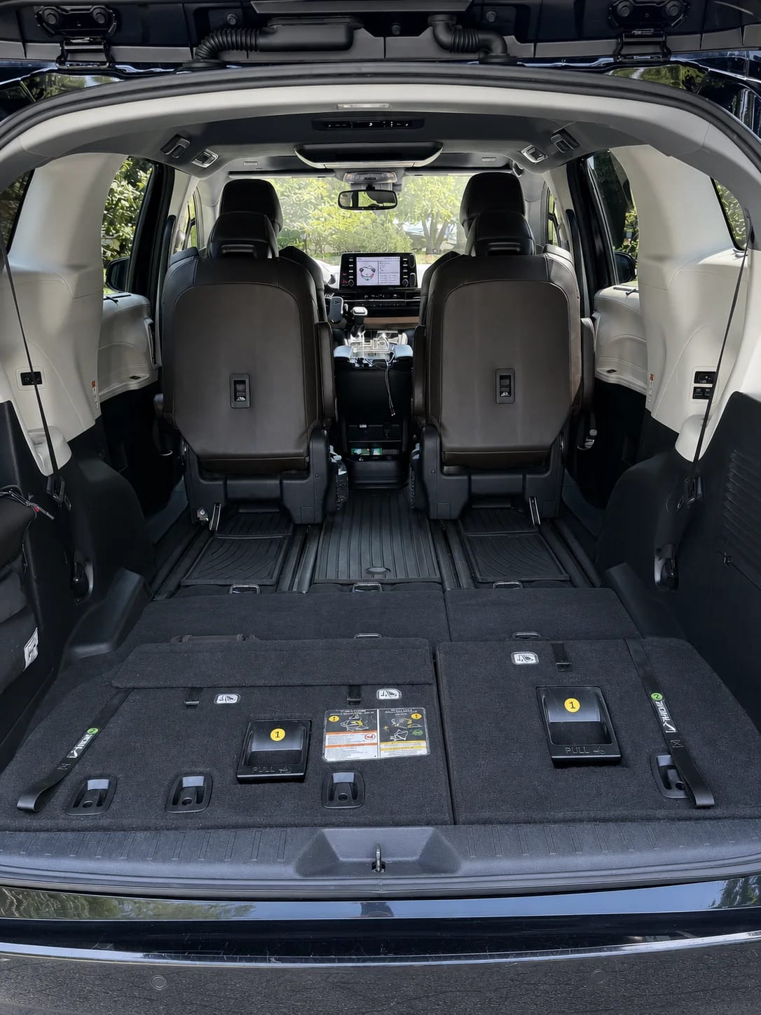 Flexible luggage space with the Toyota Sienna rear seats folded